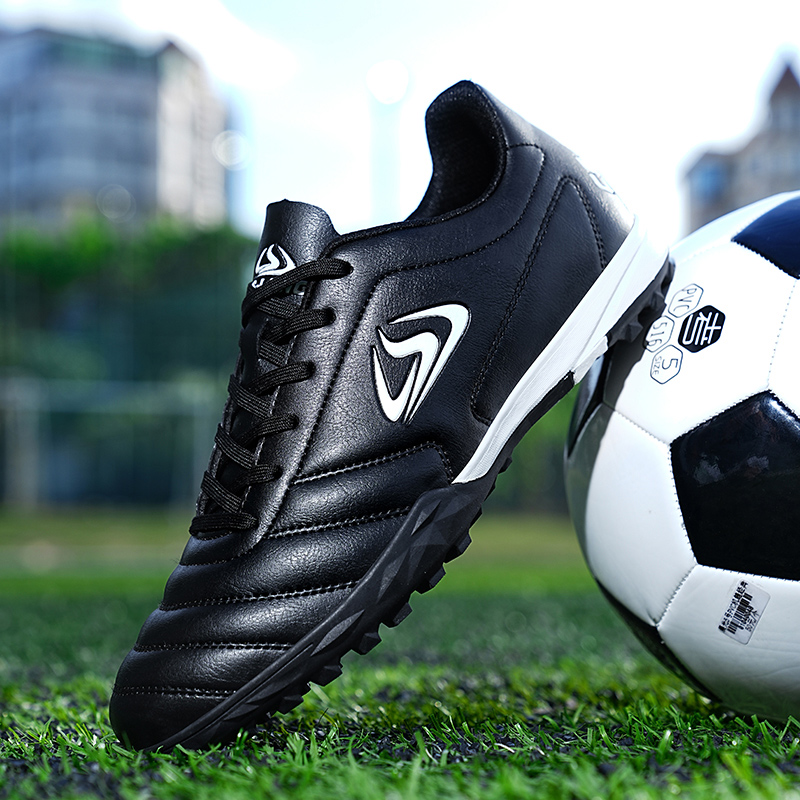 New Men Football Boots Outdoor - огляд і ціна Outdoor Sport Court
